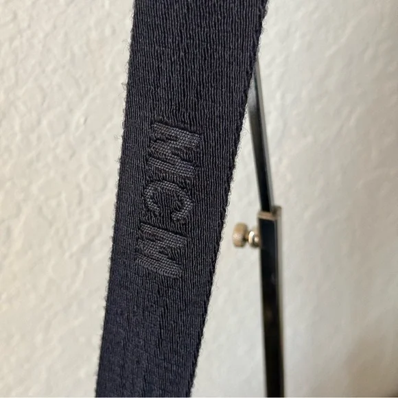 🔥MCM MENS MESSENGER BAG🔥GUARANTEED AUTHENTIC 🔥 - Picture 5 of 10